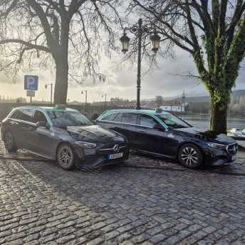 Táxis na praça de taxis da ponte em ponte de lima